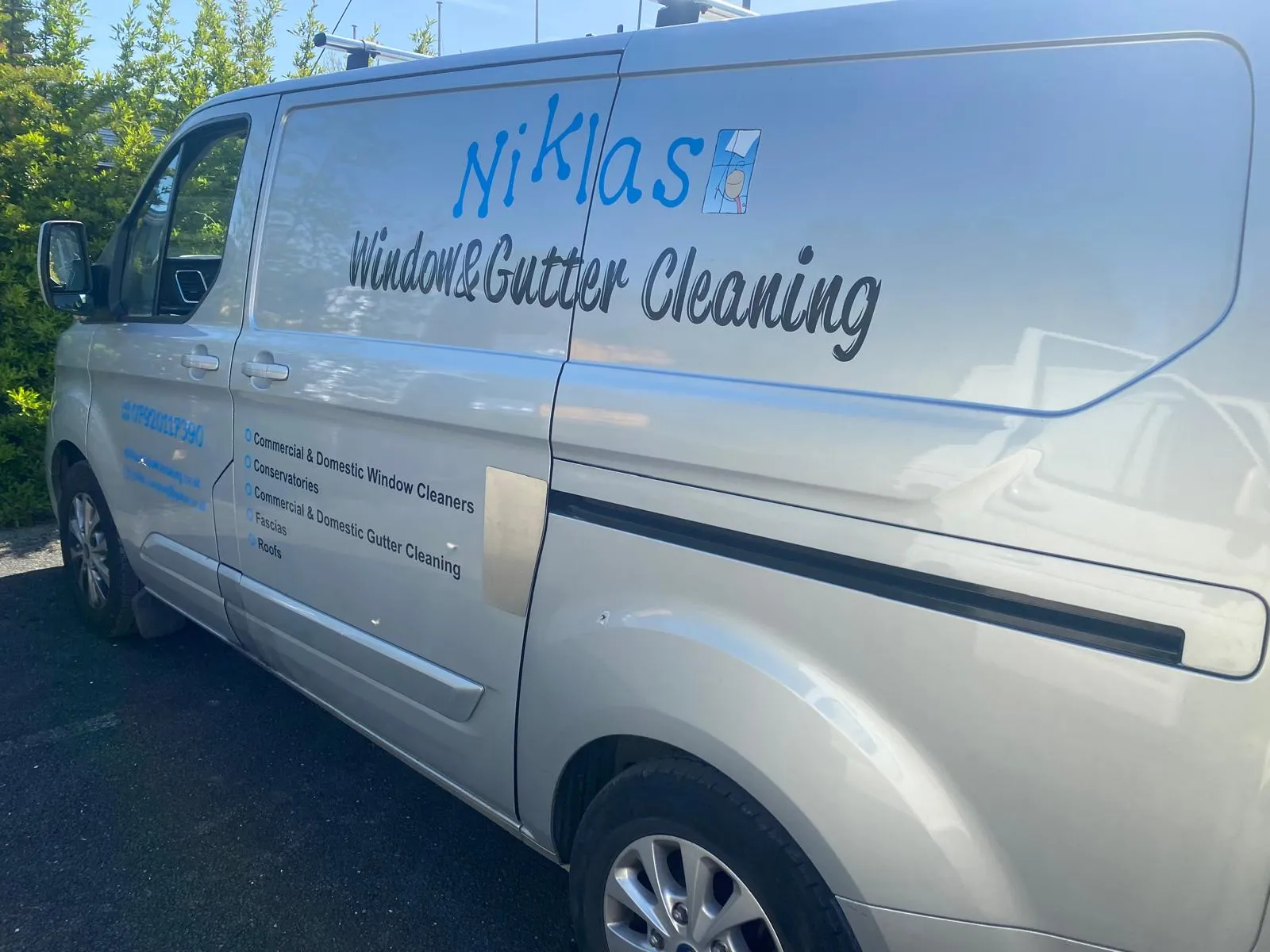 Niklas Commercial Service Van